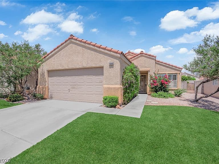 8548 Shady Pines Dr photo 2