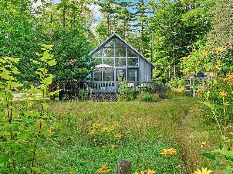 323 Fairgrounds Road photo 1