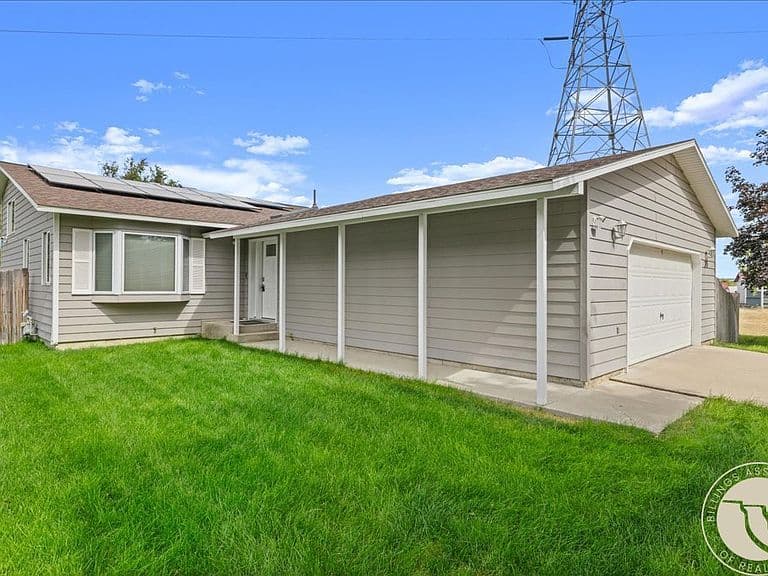245 Sahara Dr photo 1