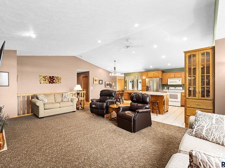 47894 Drew St photo 5