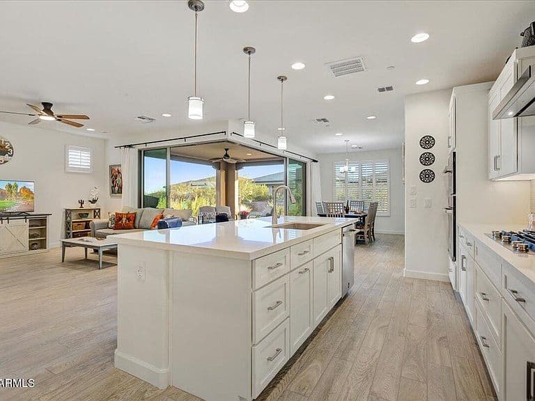 18209 E PARIA CANYON Drive photo 3
