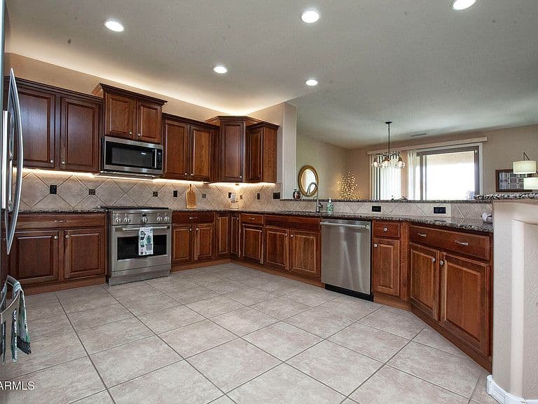 26644 W BURNETT Road photo 4