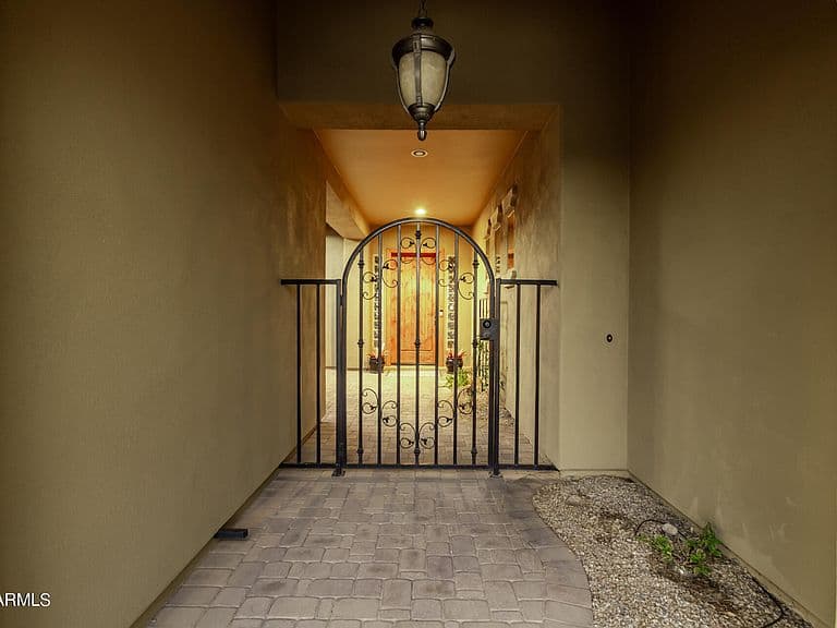 18068 W NARRAMORE Road photo 2