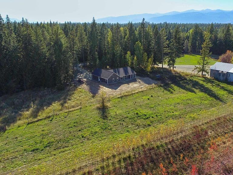 2186 Homestead Loop photo 3