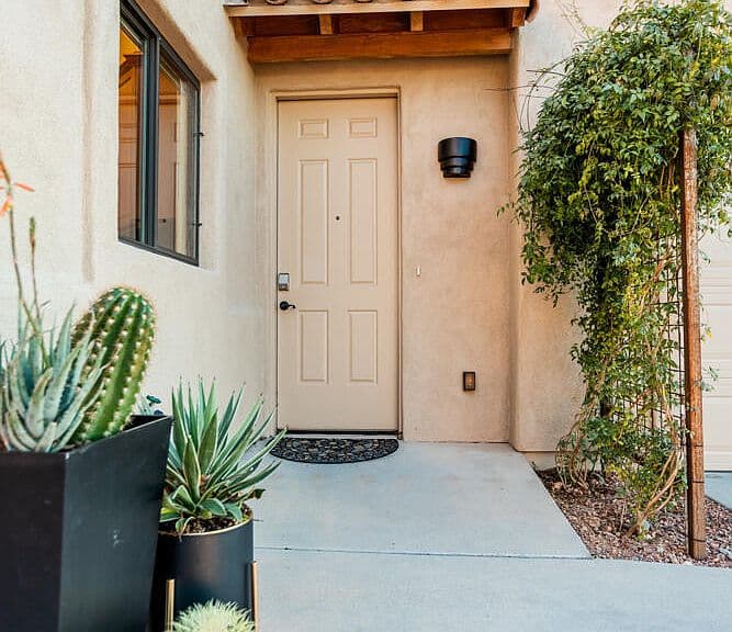 9809 N Ridge Shadow Pl photo 2