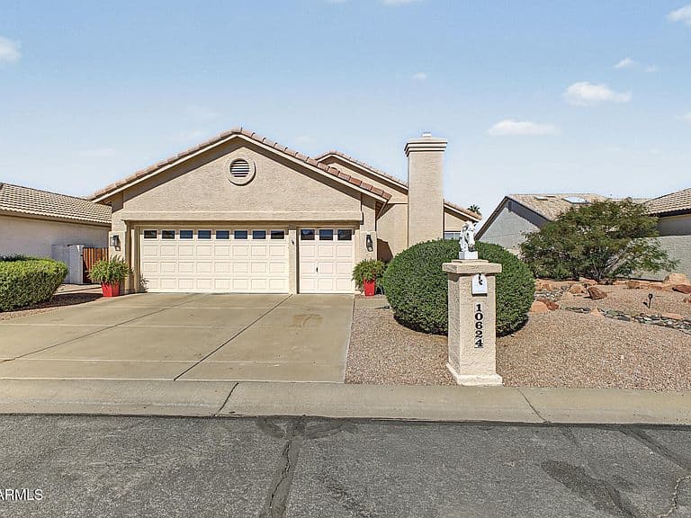 10624 E HALLEY Drive photo 1
