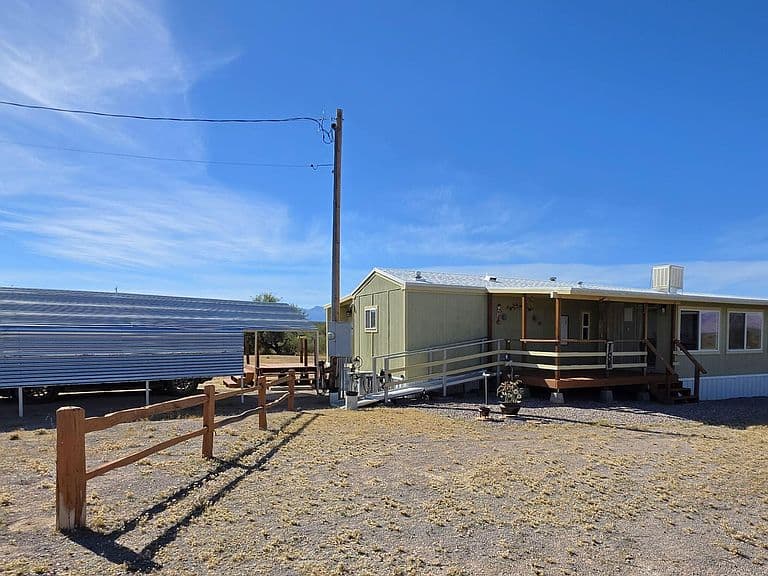 1856 E CHARLIES Trail photo 2