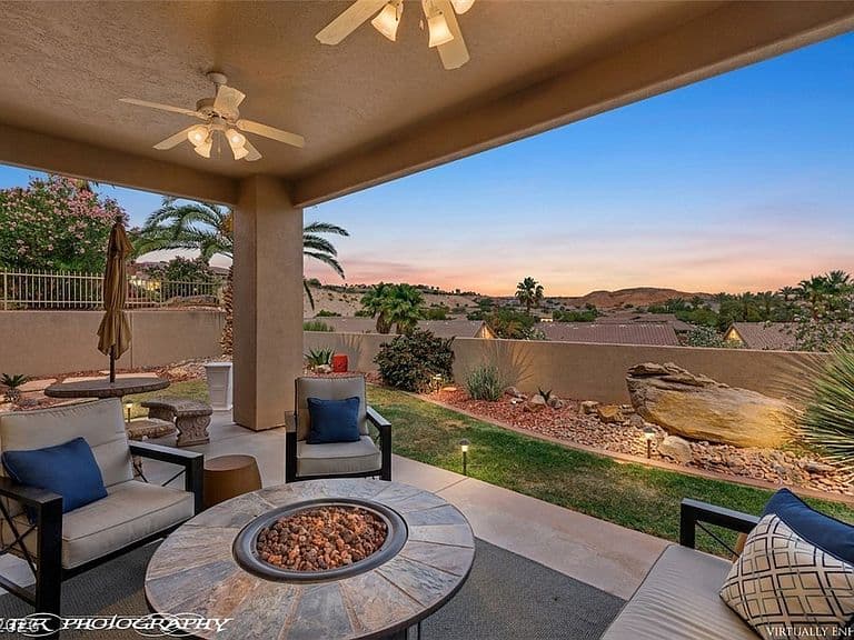901 Crest View Dr photo 2