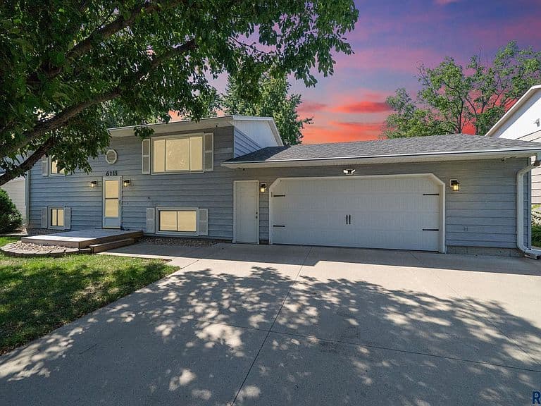 6113 W Cheyenne Dr photo 1