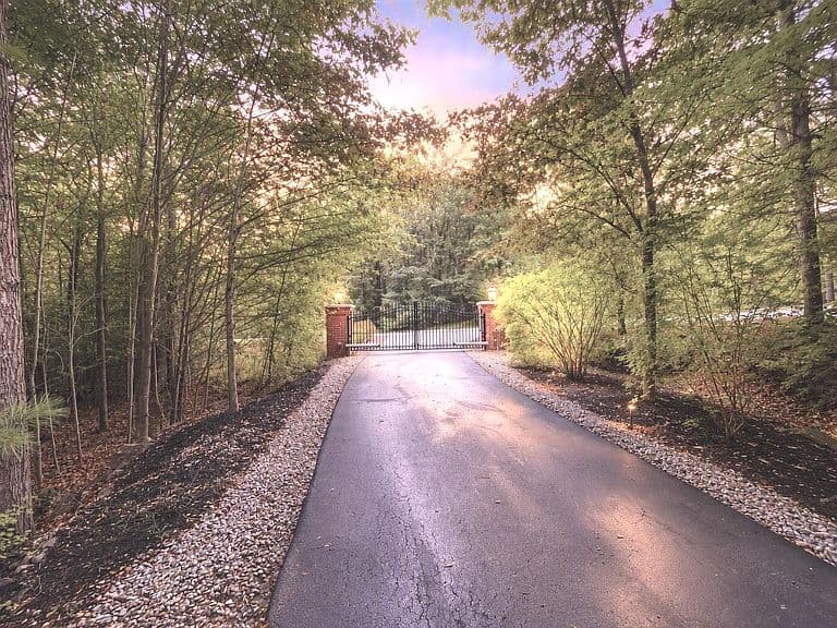 2 Rolling Woods Drive photo 3