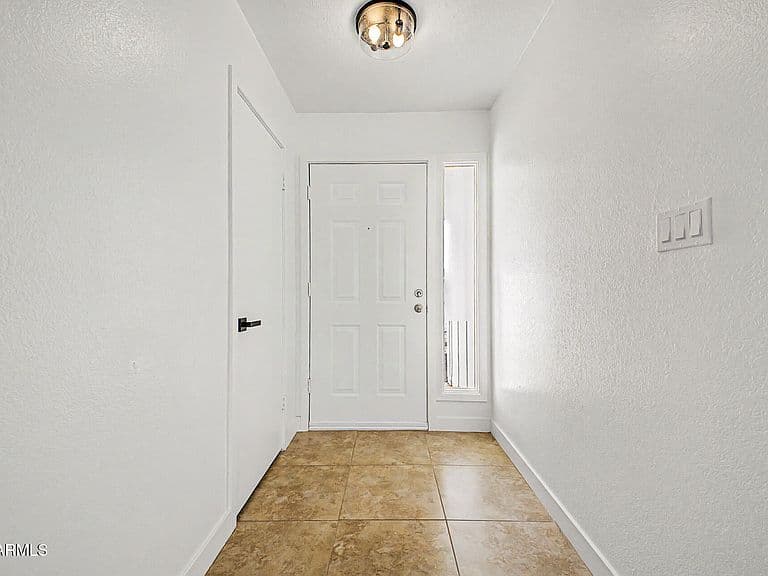 2910 W SANDRA Terrace photo 5