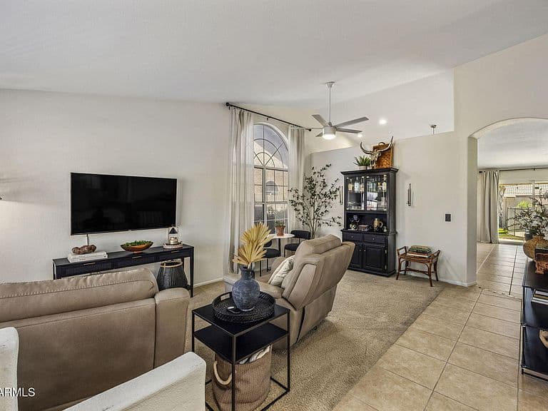 4539 E St John Road photo 4