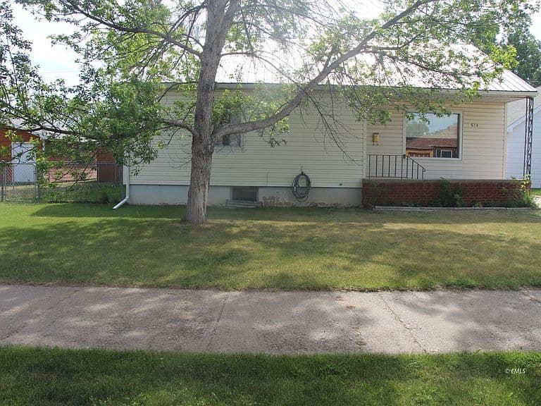 614 S Jordan Ave photo 2