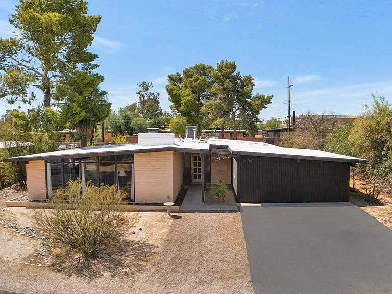 8740 E Dexter Dr photo 1