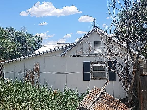 802 N Elma St photo 3