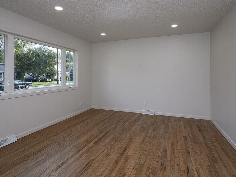 335 W Ingals Ave photo 4
