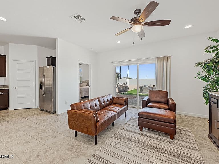 38080 W AMALFI Avenue photo 2
