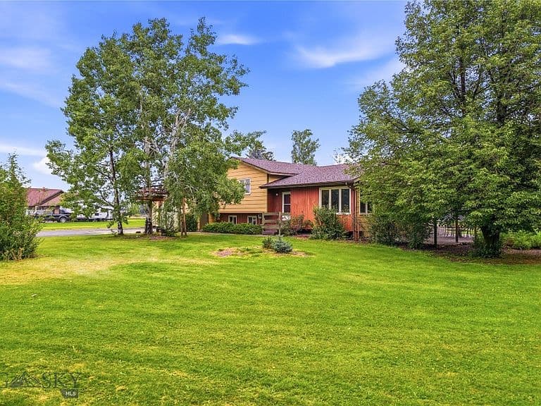 410 Coulee Dr photo 2