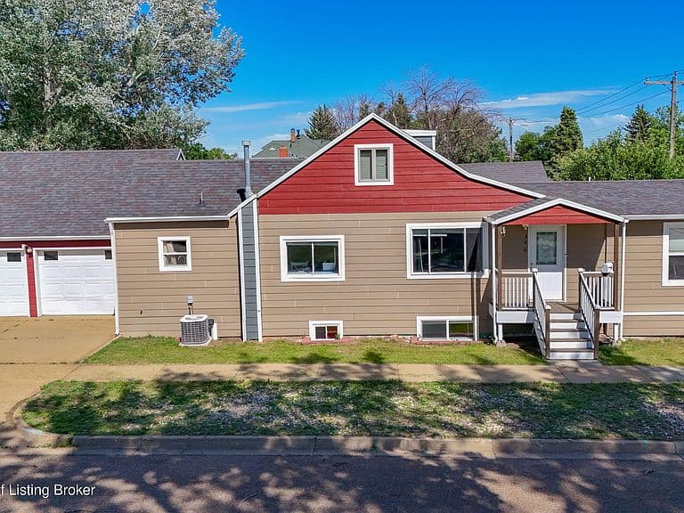 346 5th St W photo 2