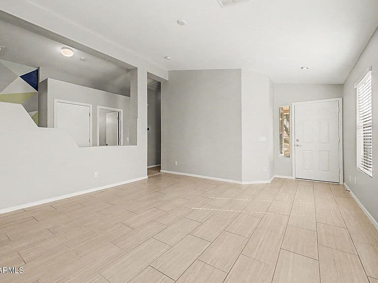 16640 W STATLER Street photo 5