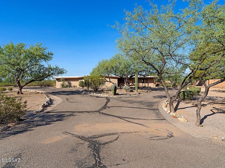 8900 E Tano Pl photo 3