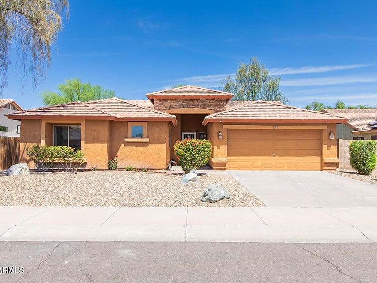 15942 W ADAMS Street photo 3