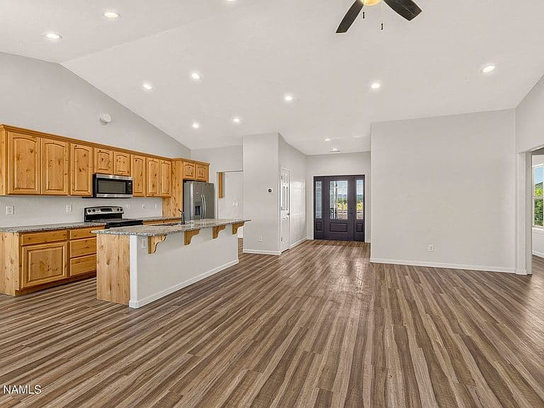 8187 N Buena Vista Trl photo 3