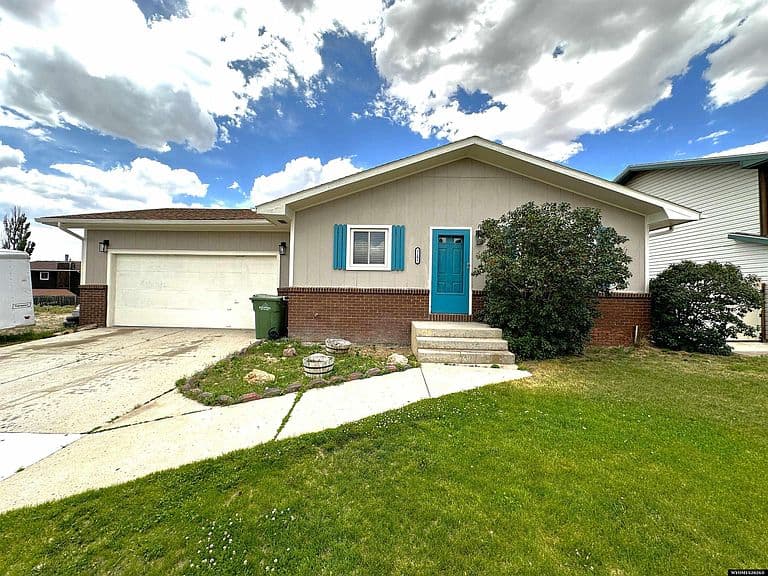 3201 Fir Dr photo 1