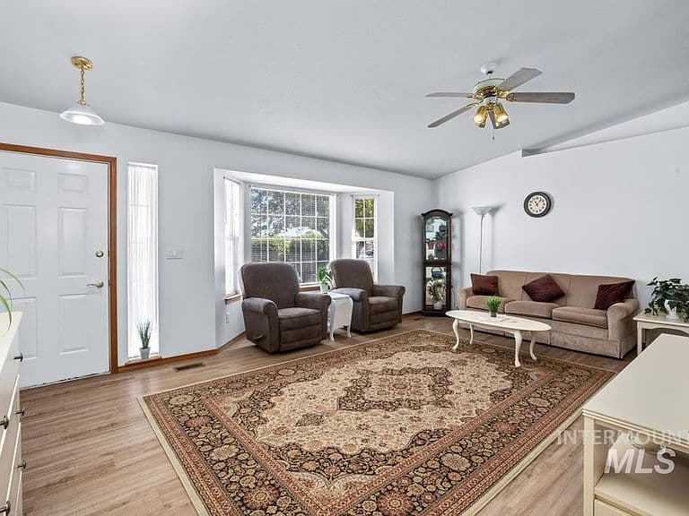 1100 Burnett Dr #406-C photo 5