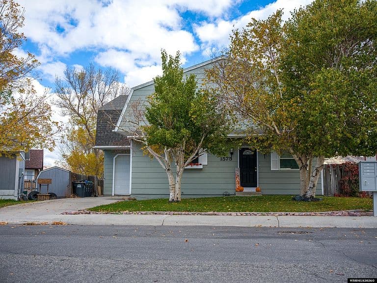 1575 Green River Way photo 3