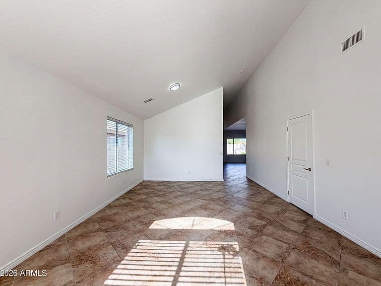18689 N MILLER Way photo 3