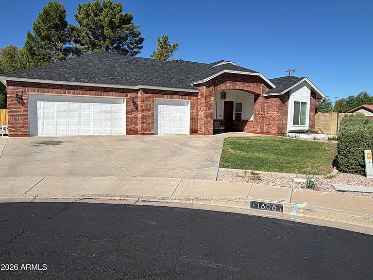 1808 E JUNIPER Circle photo 1