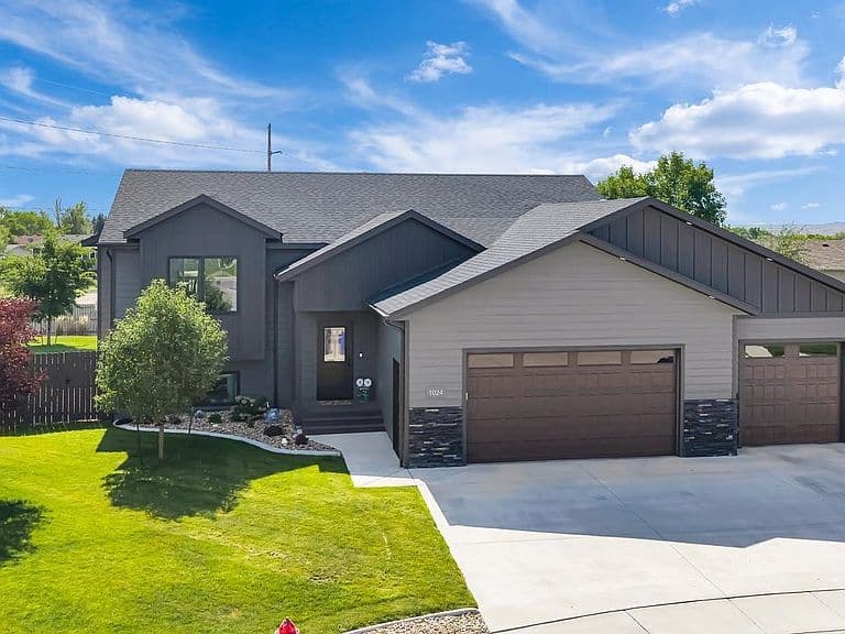 1024 Shape Ct photo 1