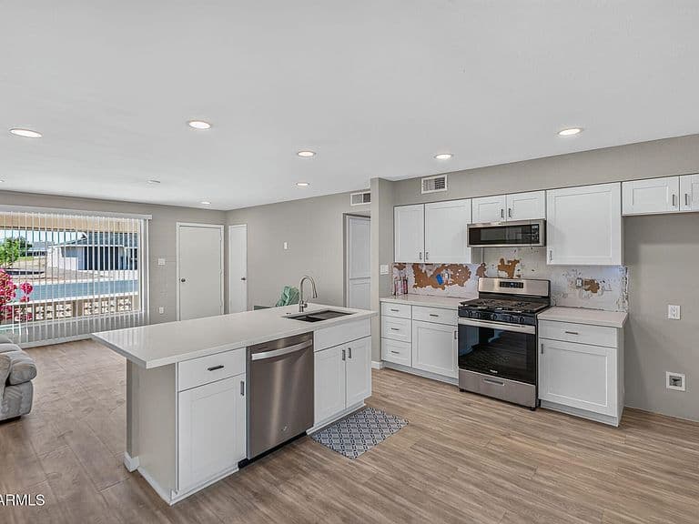12407 N PEBBLE BEACH Drive photo 3