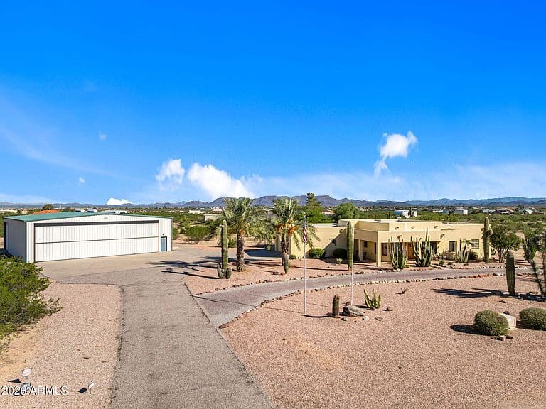 51336 W Donald Road photo 1