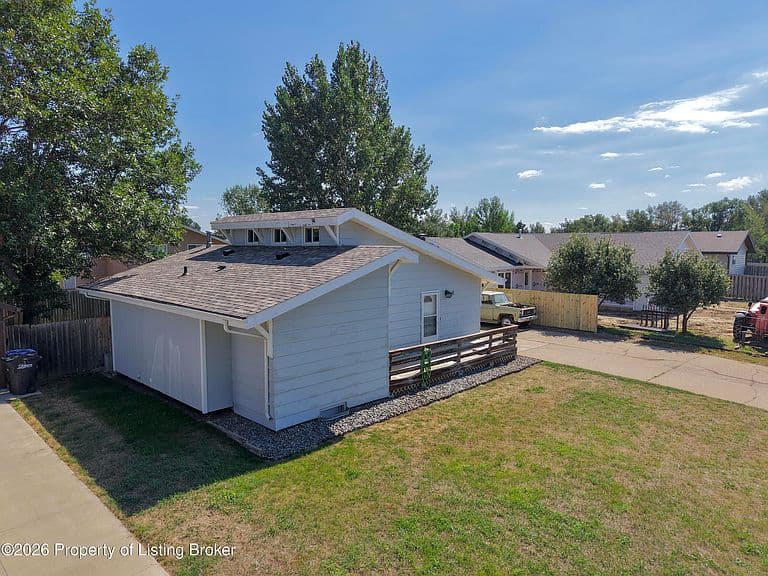 777 2nd Ave SE photo 2