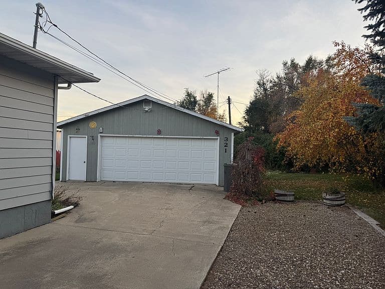 321 W Boundary Ave photo 2