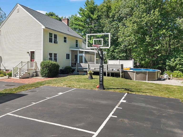 924 River Road photo 3