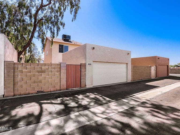 16480 N 67TH Drive photo 1