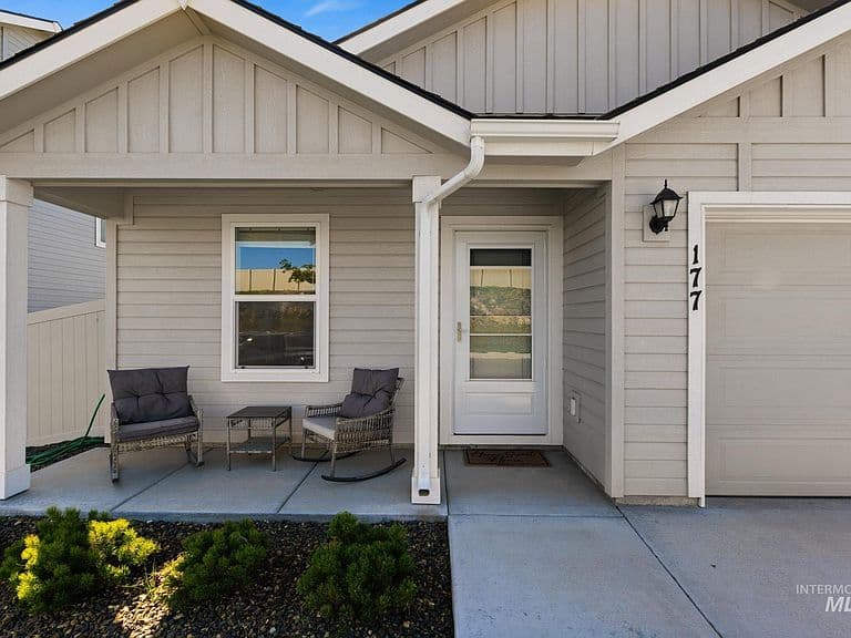 177 E Liberator Ct photo 2