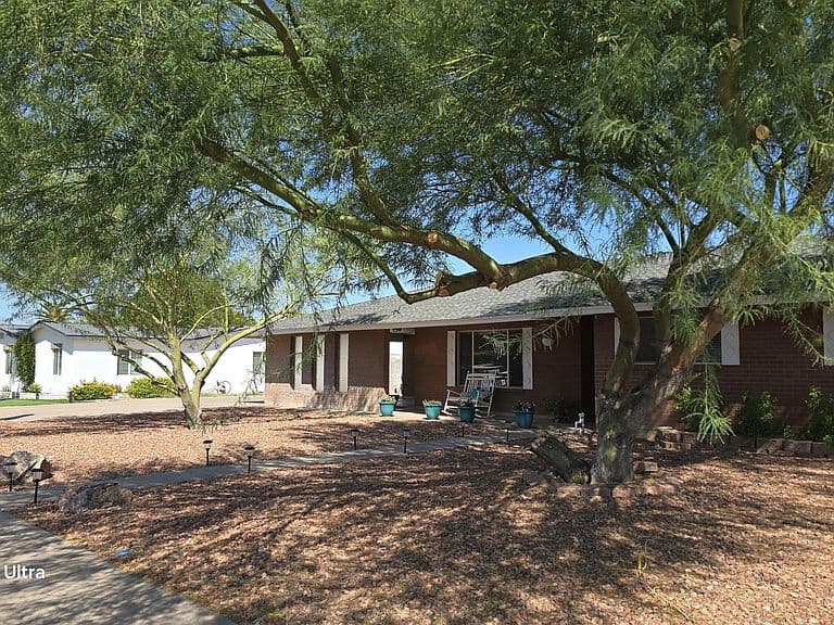 1746 E GREENWAY Street photo 2