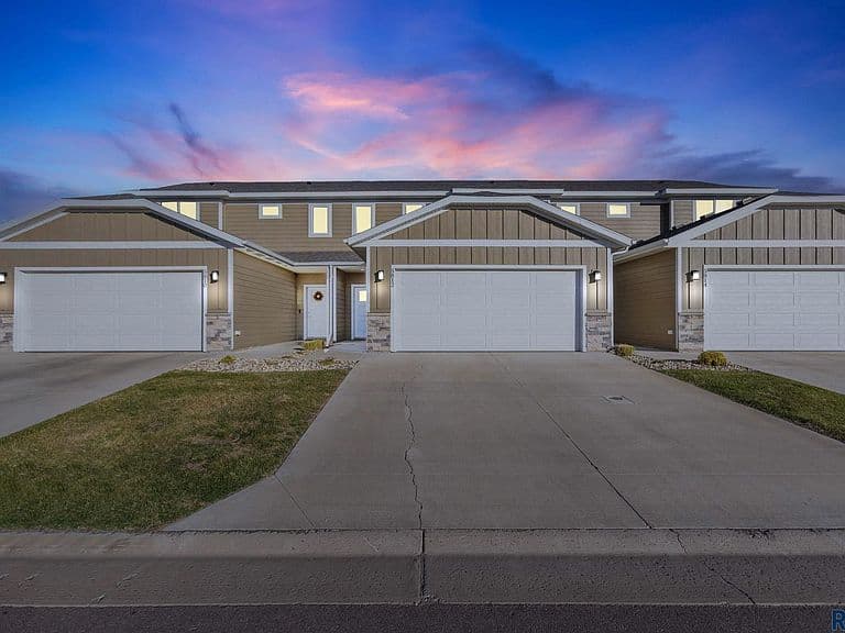 5812 S Whisper Creek Pl photo 1