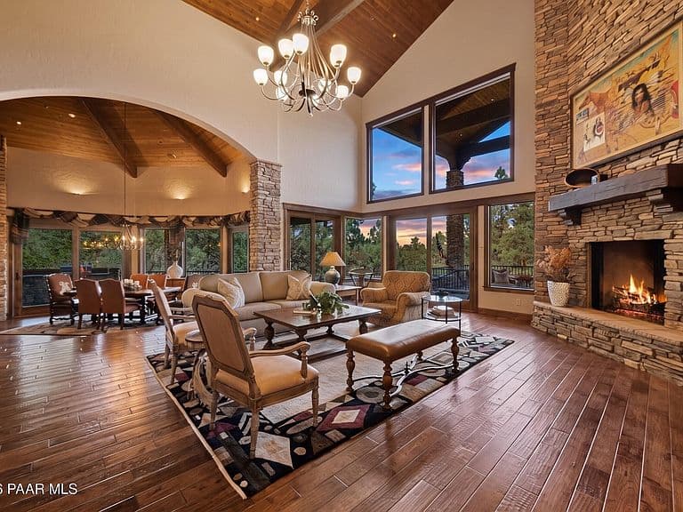 2140 Golf Club Ln photo 2