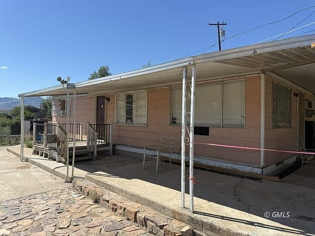 378 N 4th St photo 1