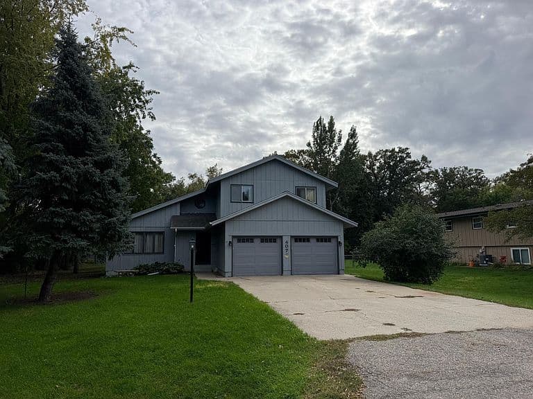 407 Southwood Dr photo 1