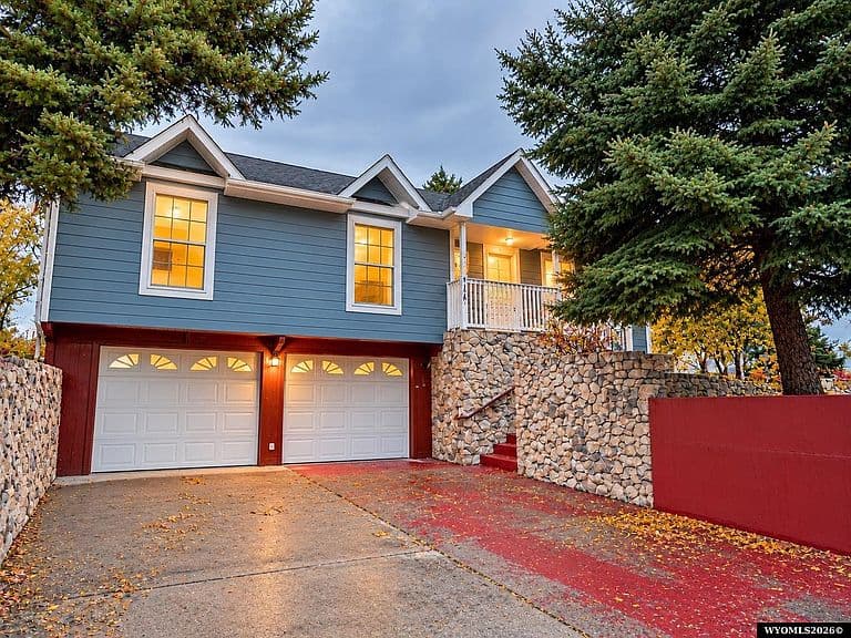 1441 Fremont St photo 3
