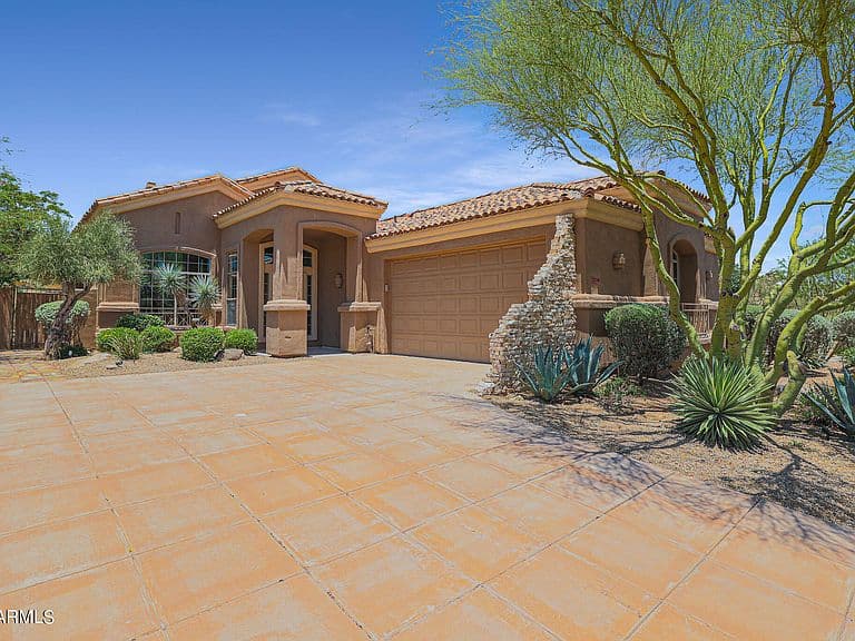 11530 E DESERT WILLOW Drive photo 1