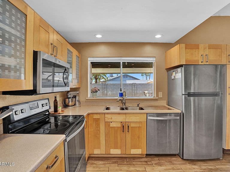 12447 N 50TH Lane photo 3