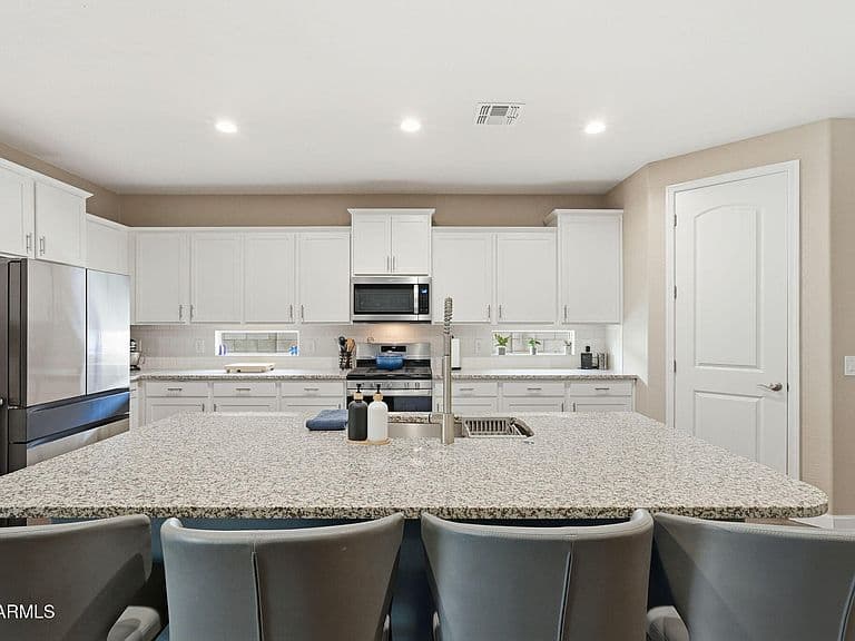 37733 W SANTA BARBARA Avenue photo 4