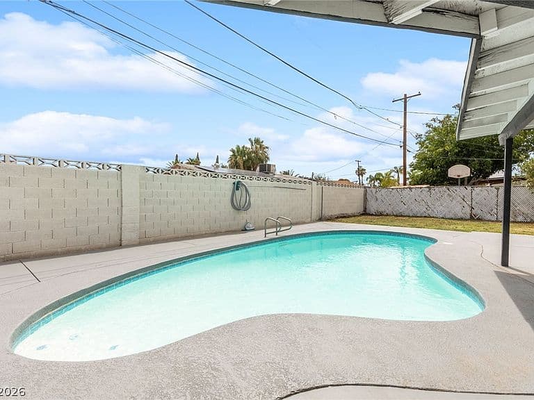 4717 Cinderella Ln photo 5
